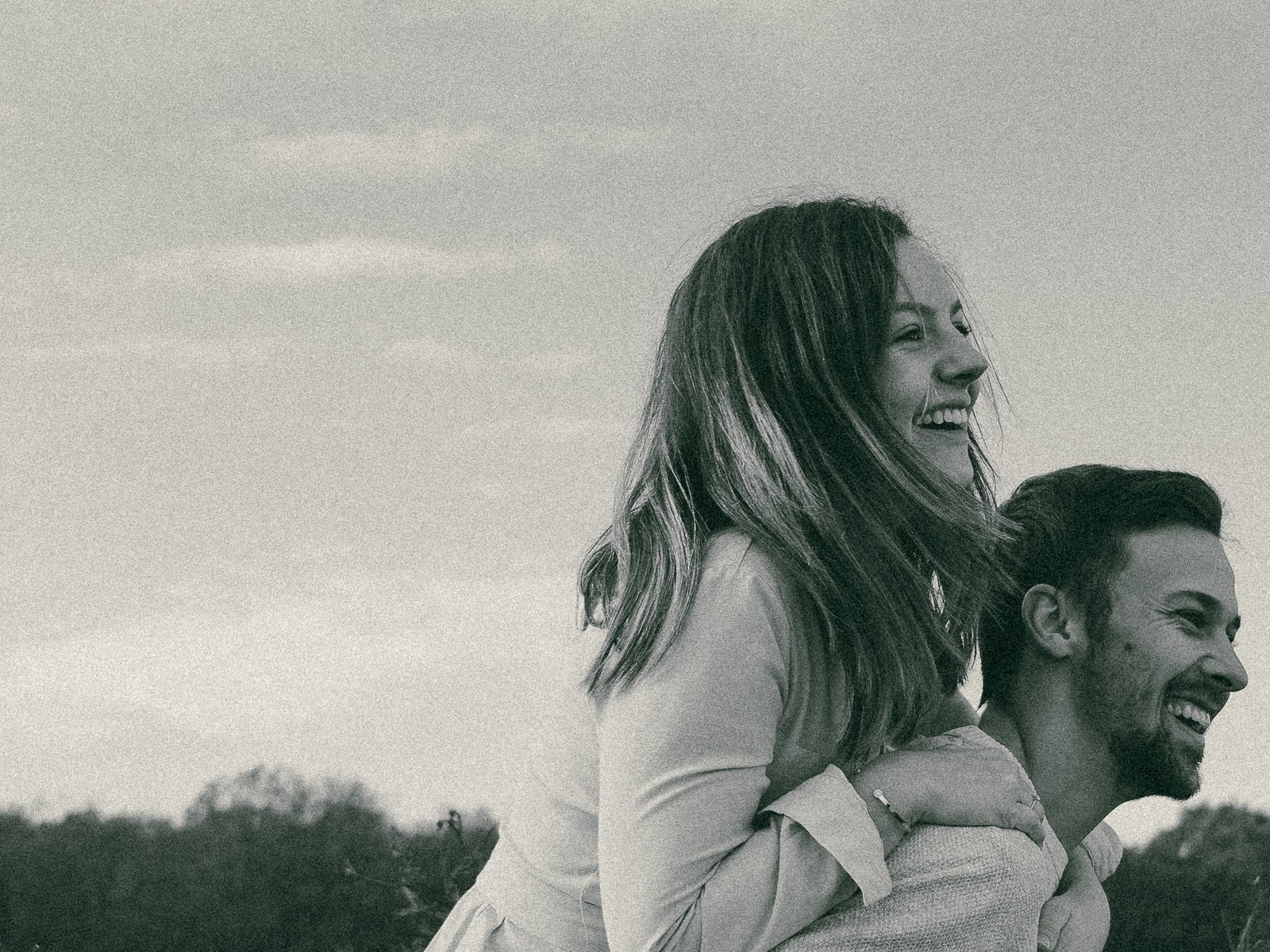 alternativ-hochzeitsfotografie-hamburg-kiel-indie-film-editorial-candid-fotografin-Paarshooting